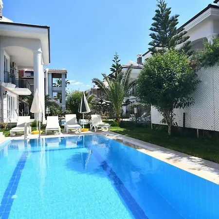 New Age Breeze Luxury Vilă *